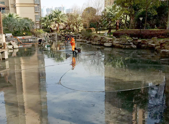坊子景观池淤泥清理
